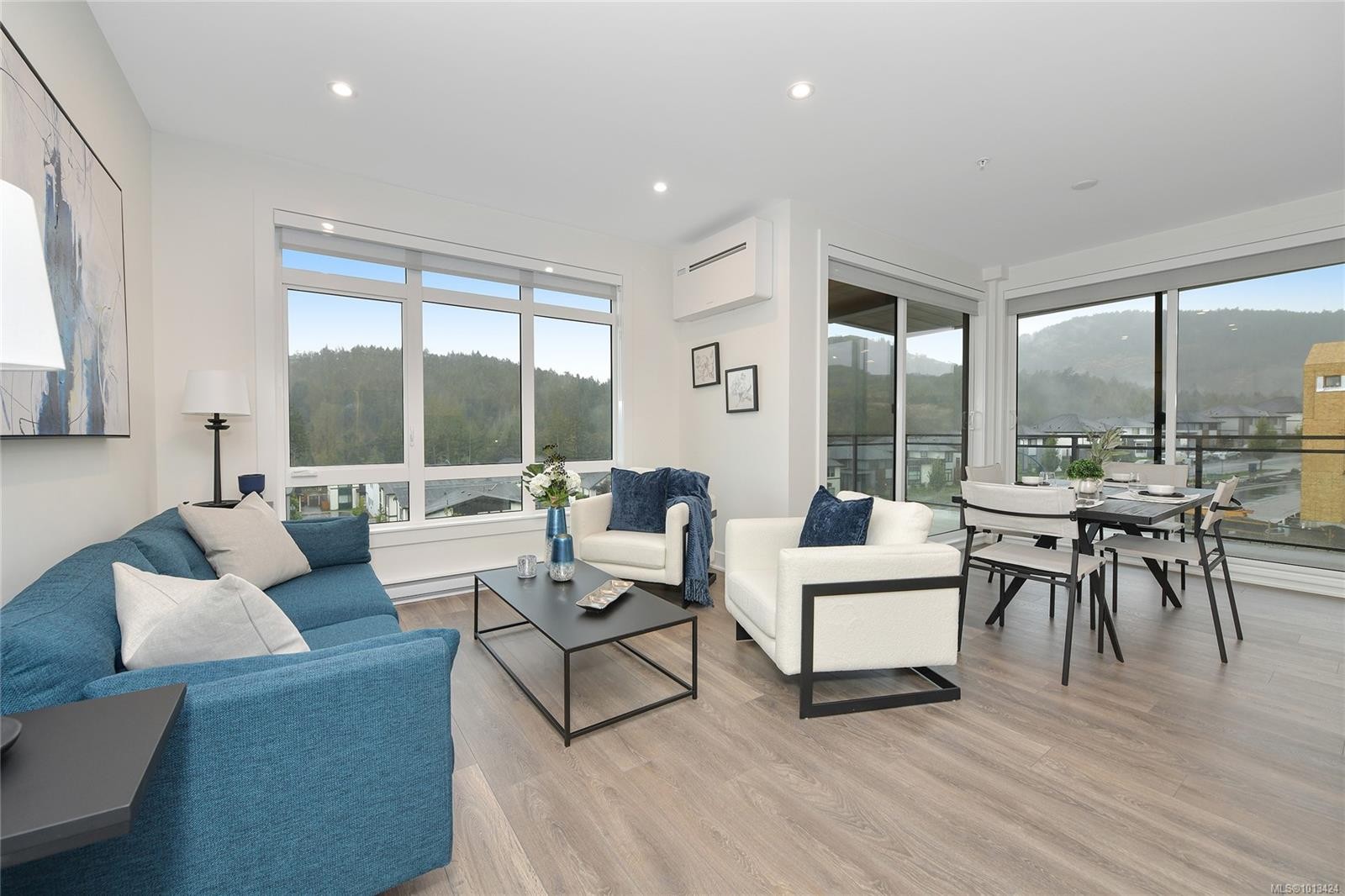 502-1114 Samar Cres, Langford, BC - Indoor Photo Showing Living Room