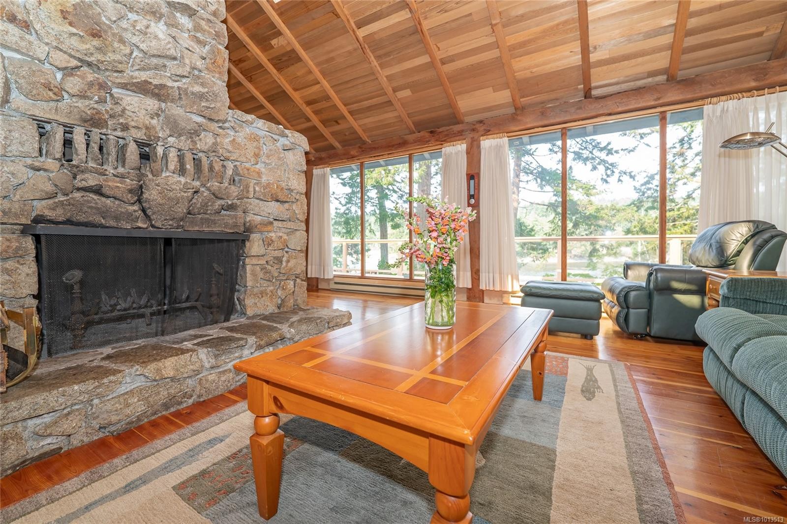 122 Ontario Pl, Salt Spring, BC