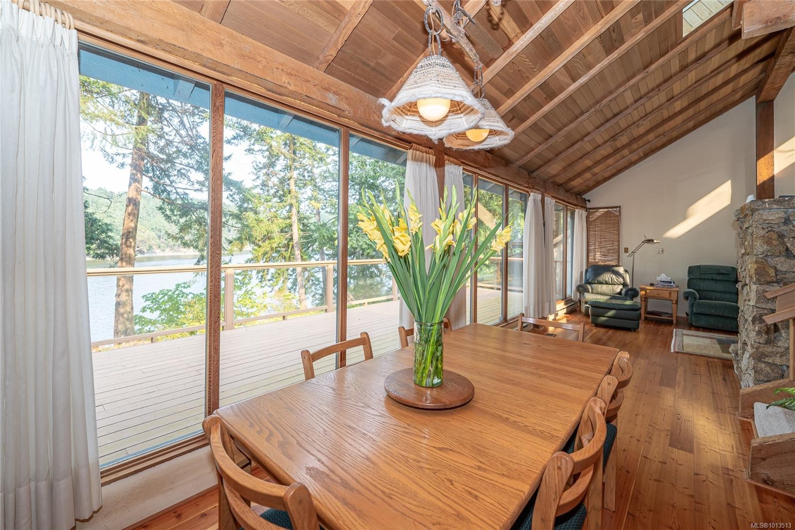 122 Ontario Pl, Salt Spring, BC