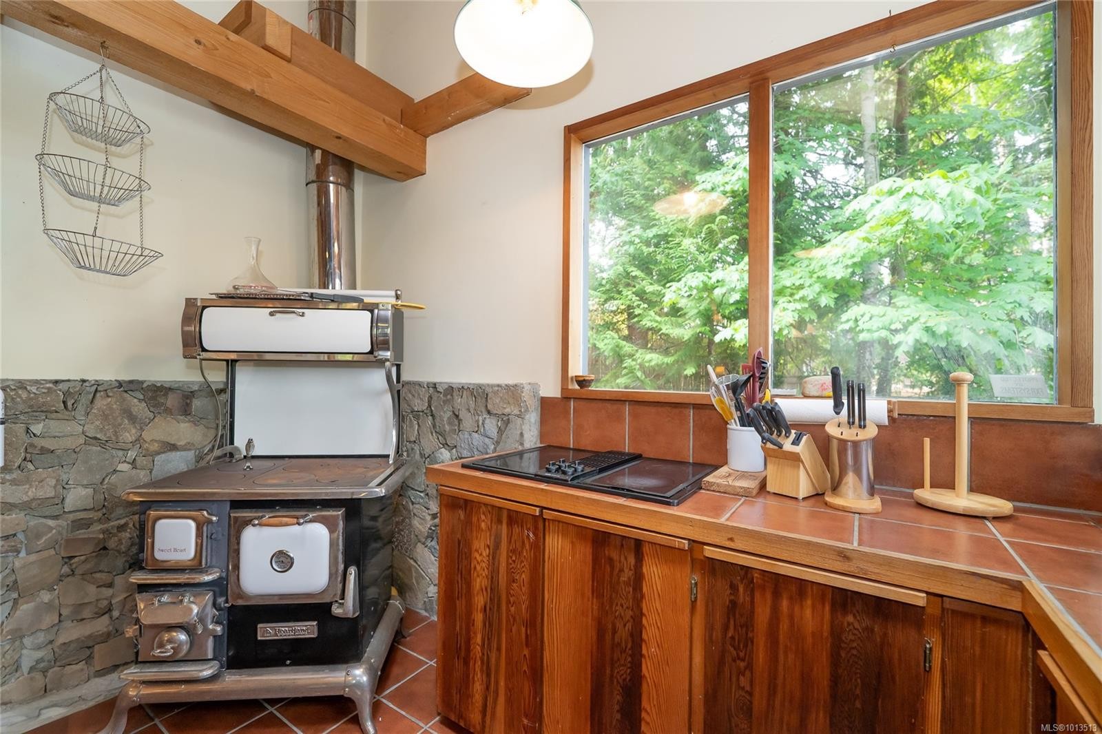 122 Ontario Pl, Salt Spring, BC