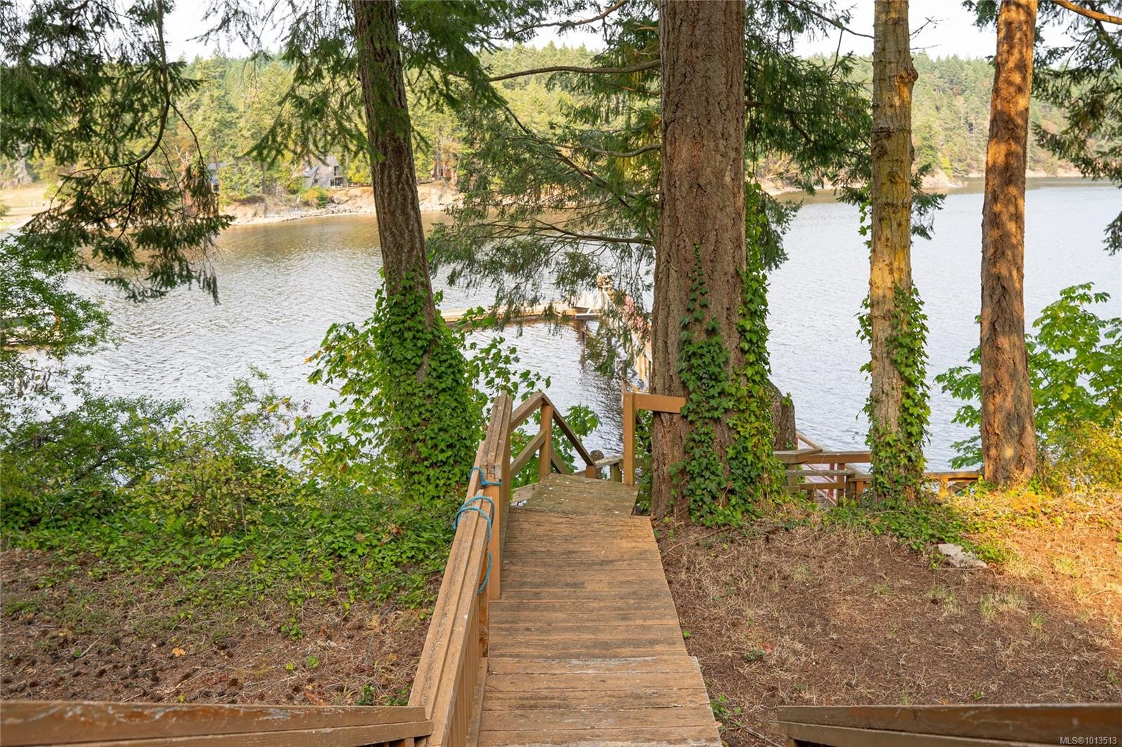 122 Ontario Pl, Salt Spring, BC