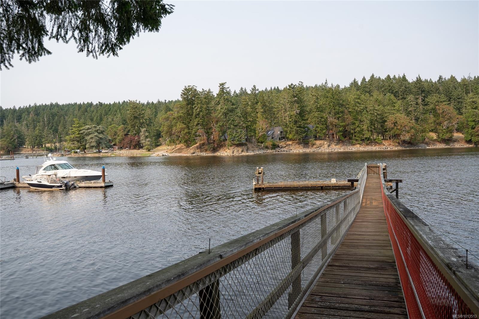 122 Ontario Pl, Salt Spring, BC