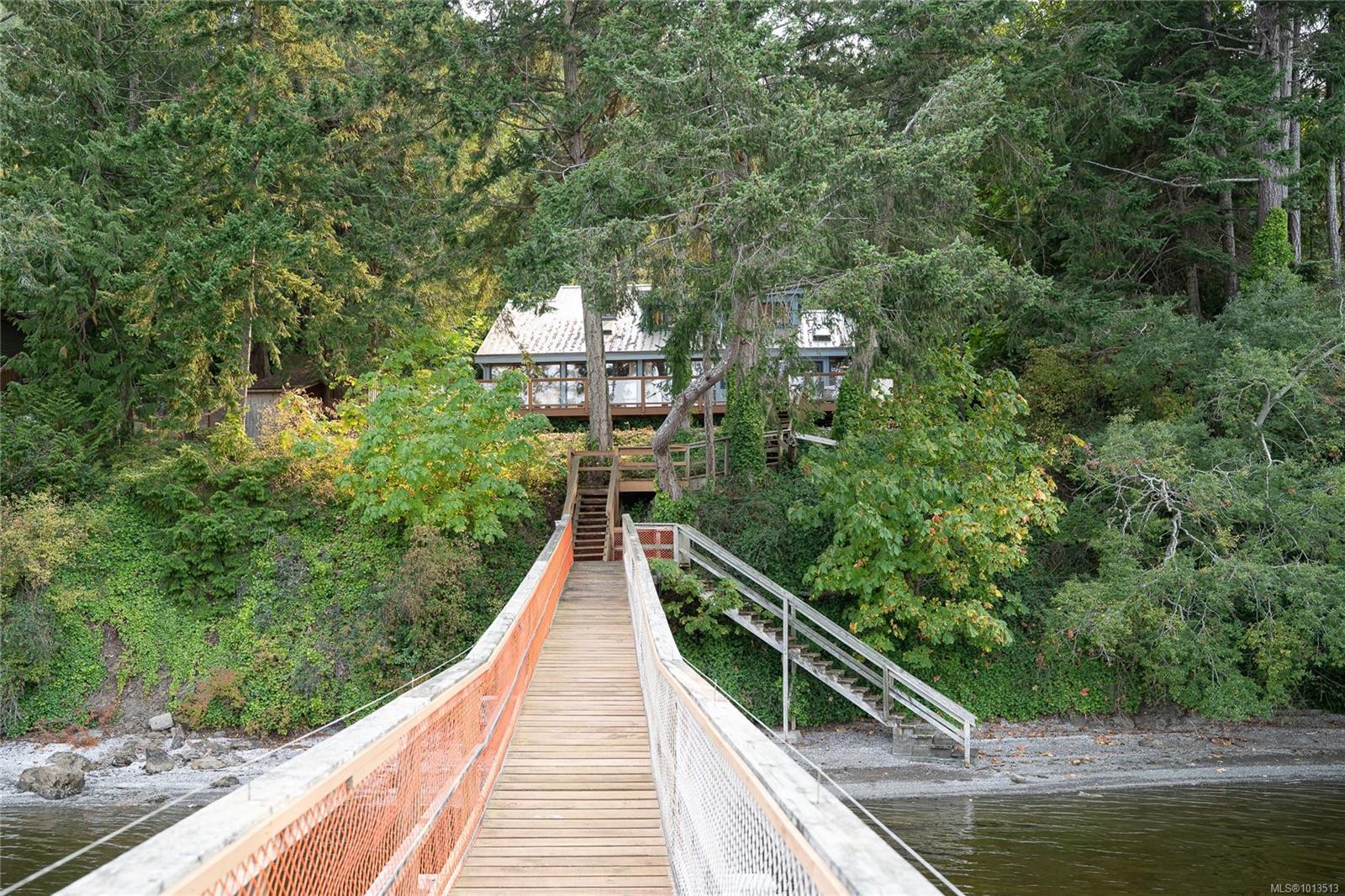 122 Ontario Pl, Salt Spring, BC