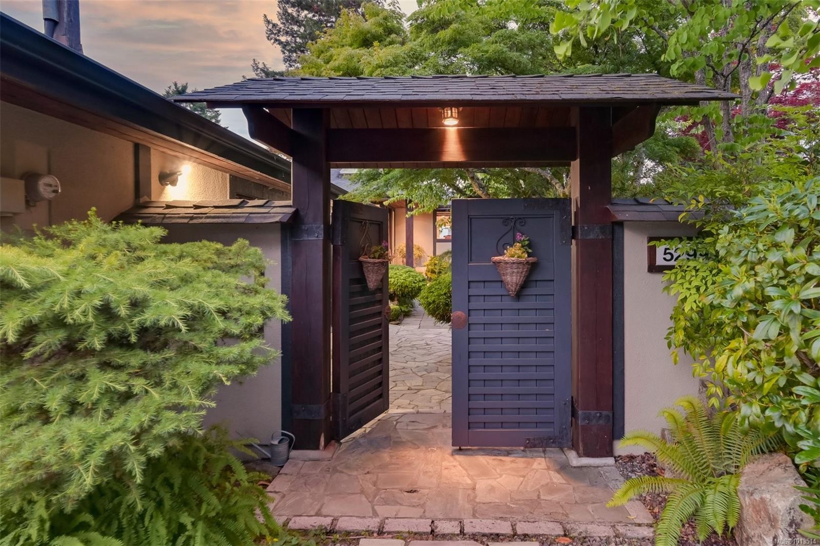 5299 Parker Ave, Saanich, BC