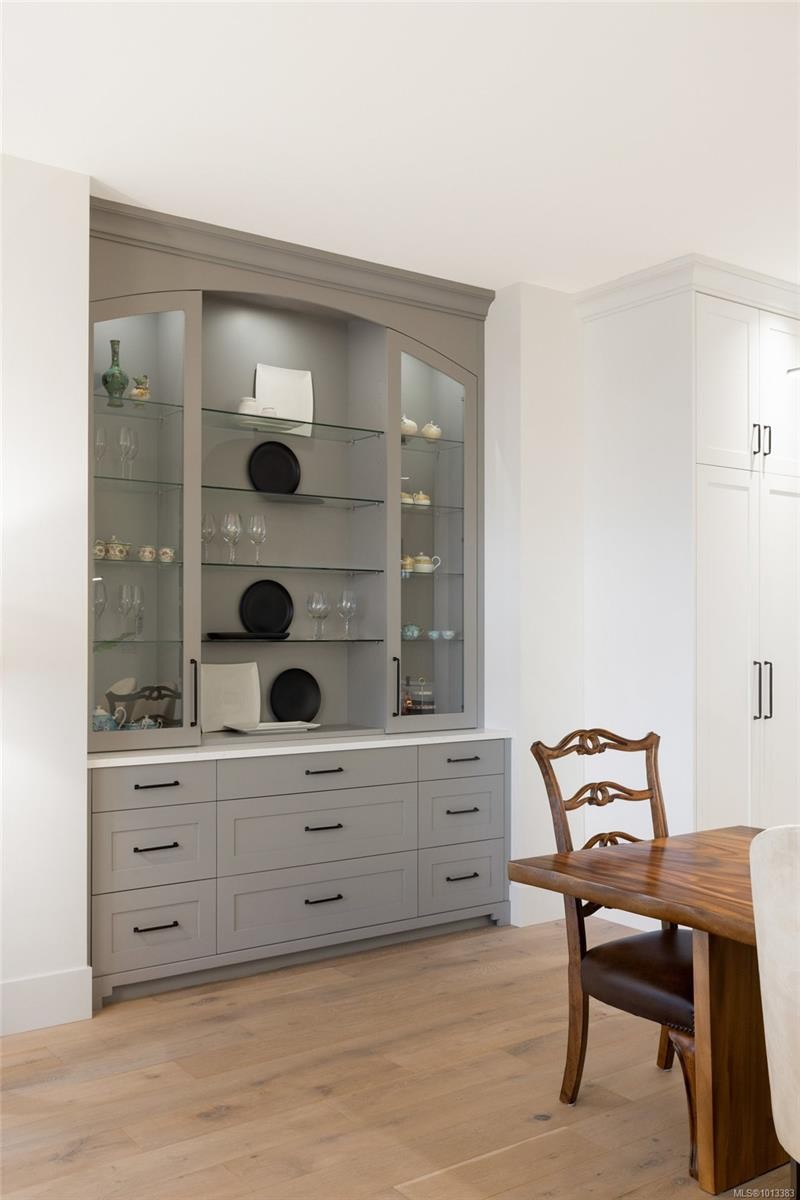 418 Beach Dr, Oak Bay, BC