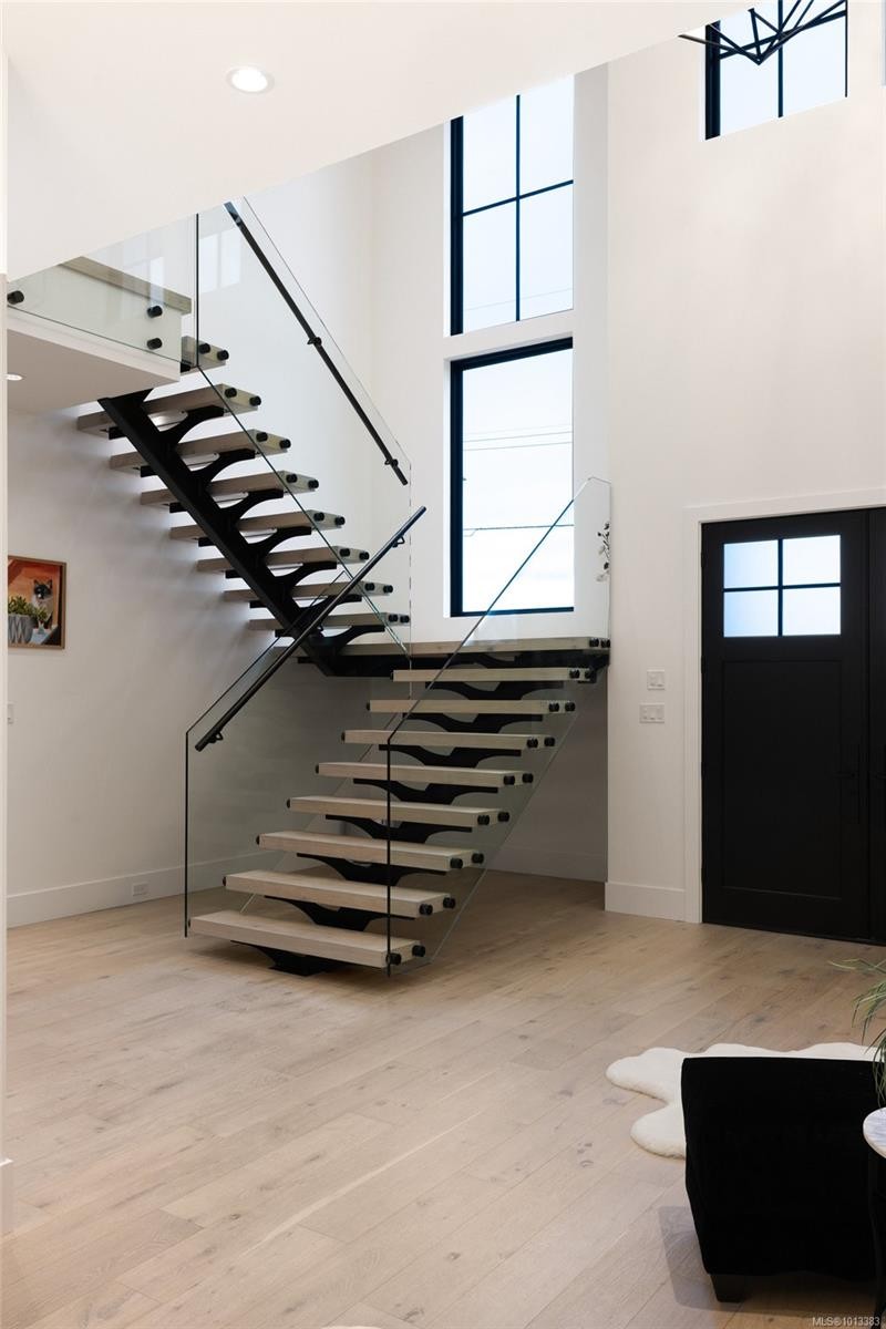 418 Beach Dr, Oak Bay, BC