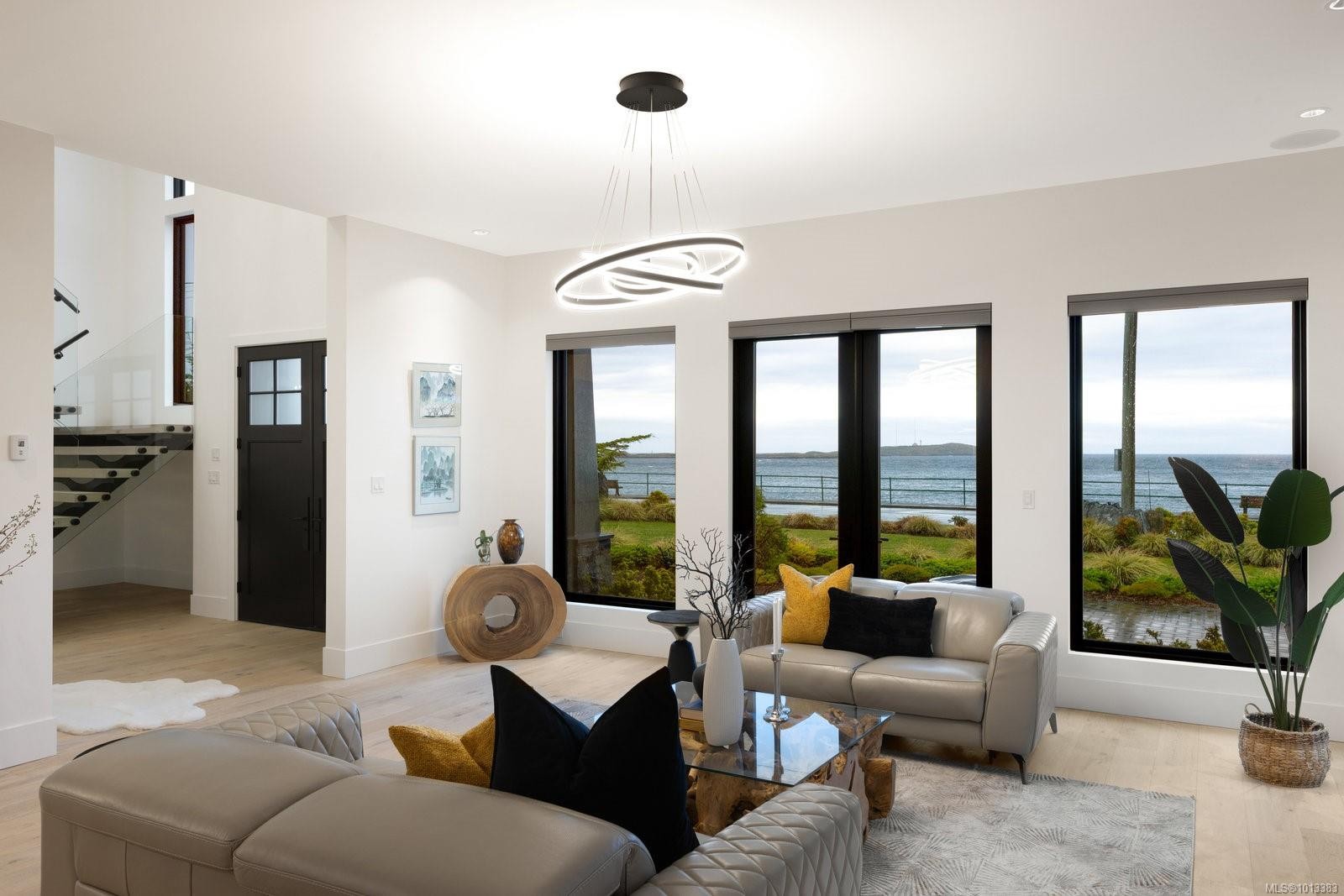 418 Beach Dr, Oak Bay, BC