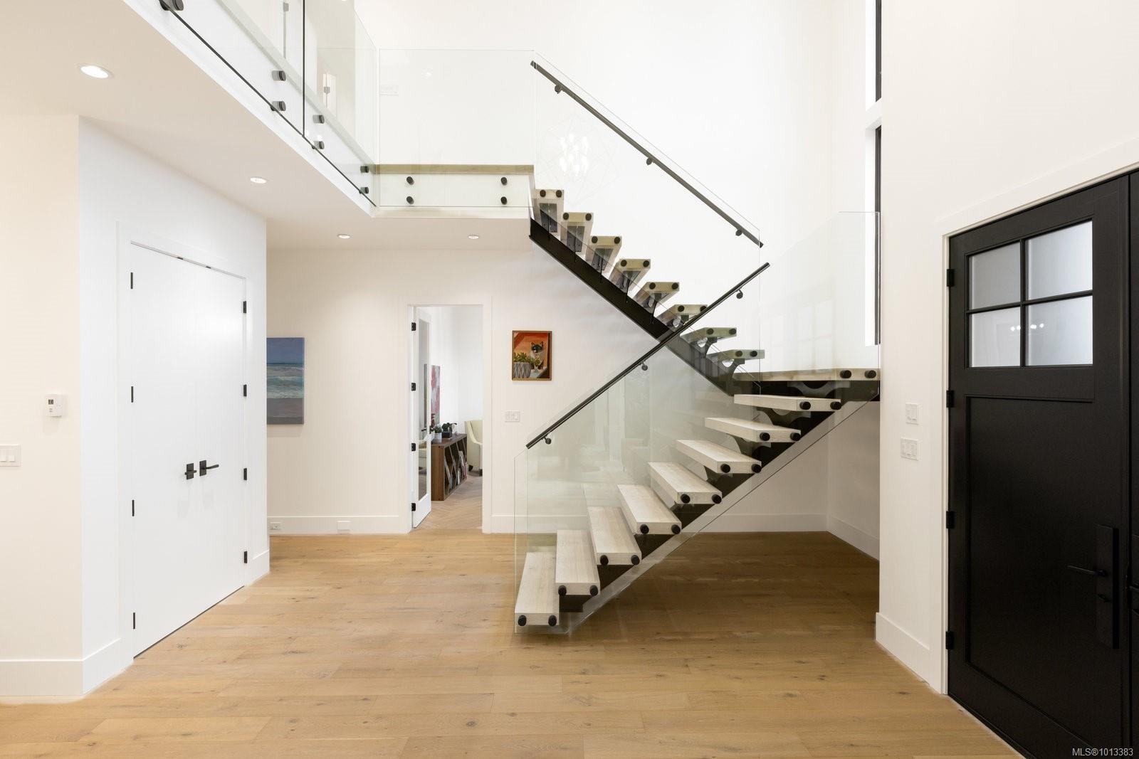 418 Beach Dr, Oak Bay, BC