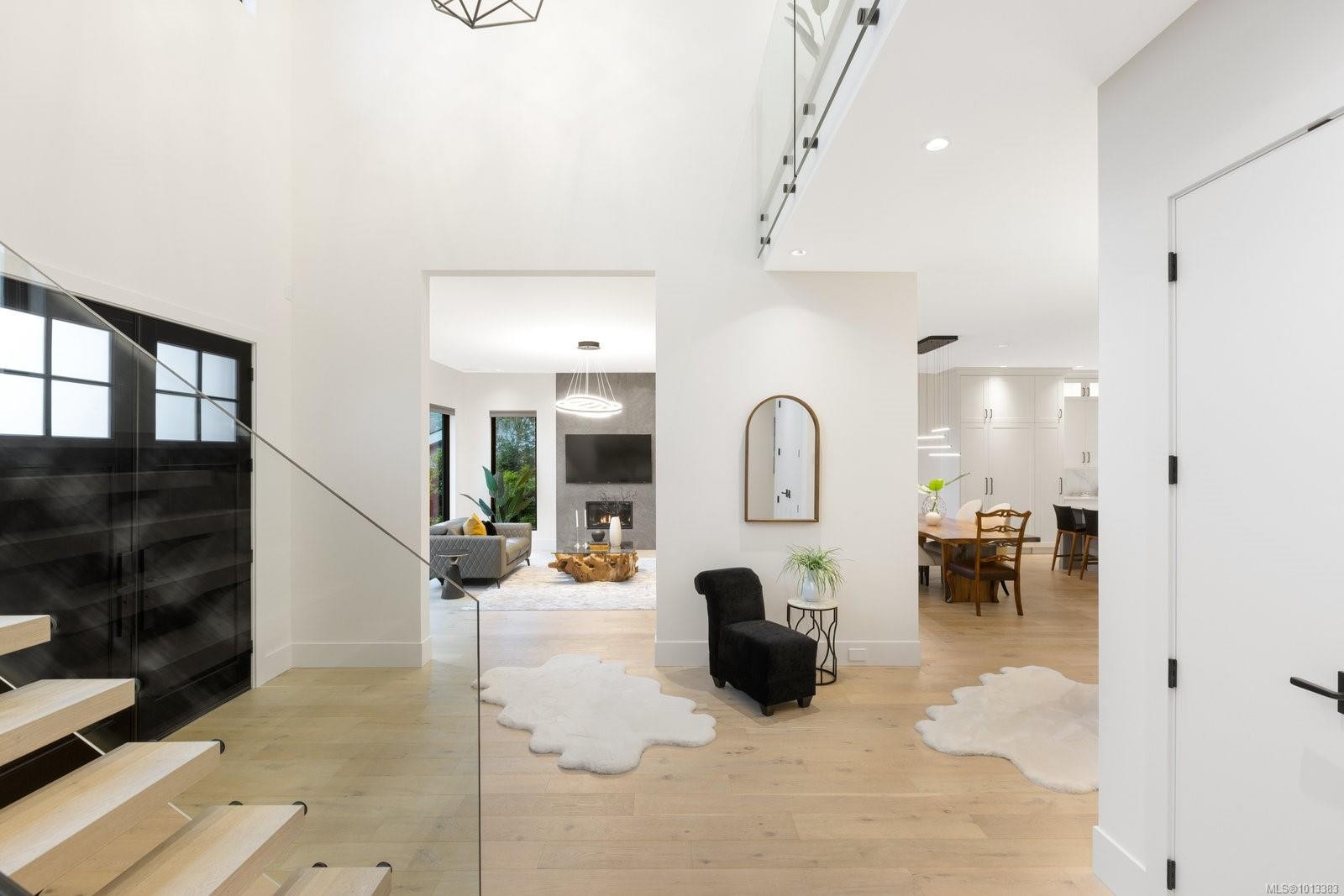 418 Beach Dr, Oak Bay, BC