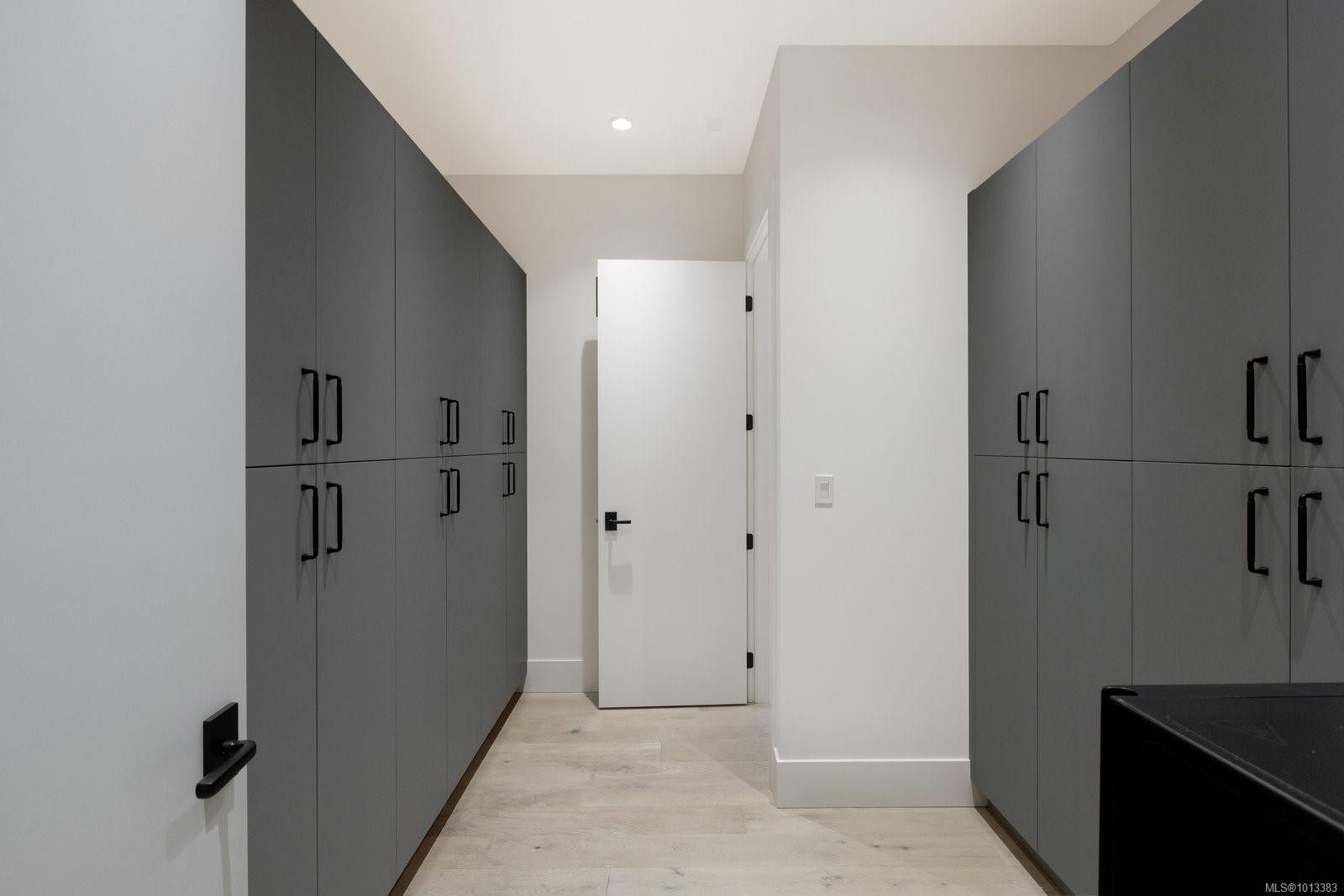 418 Beach Dr, Oak Bay, BC