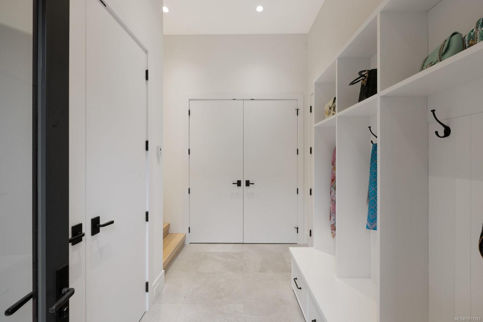 418 Beach Dr, Oak Bay, BC