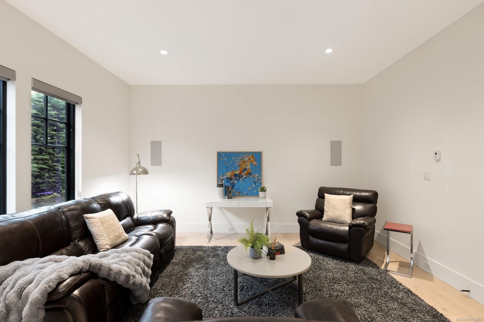 418 Beach Dr, Oak Bay, BC