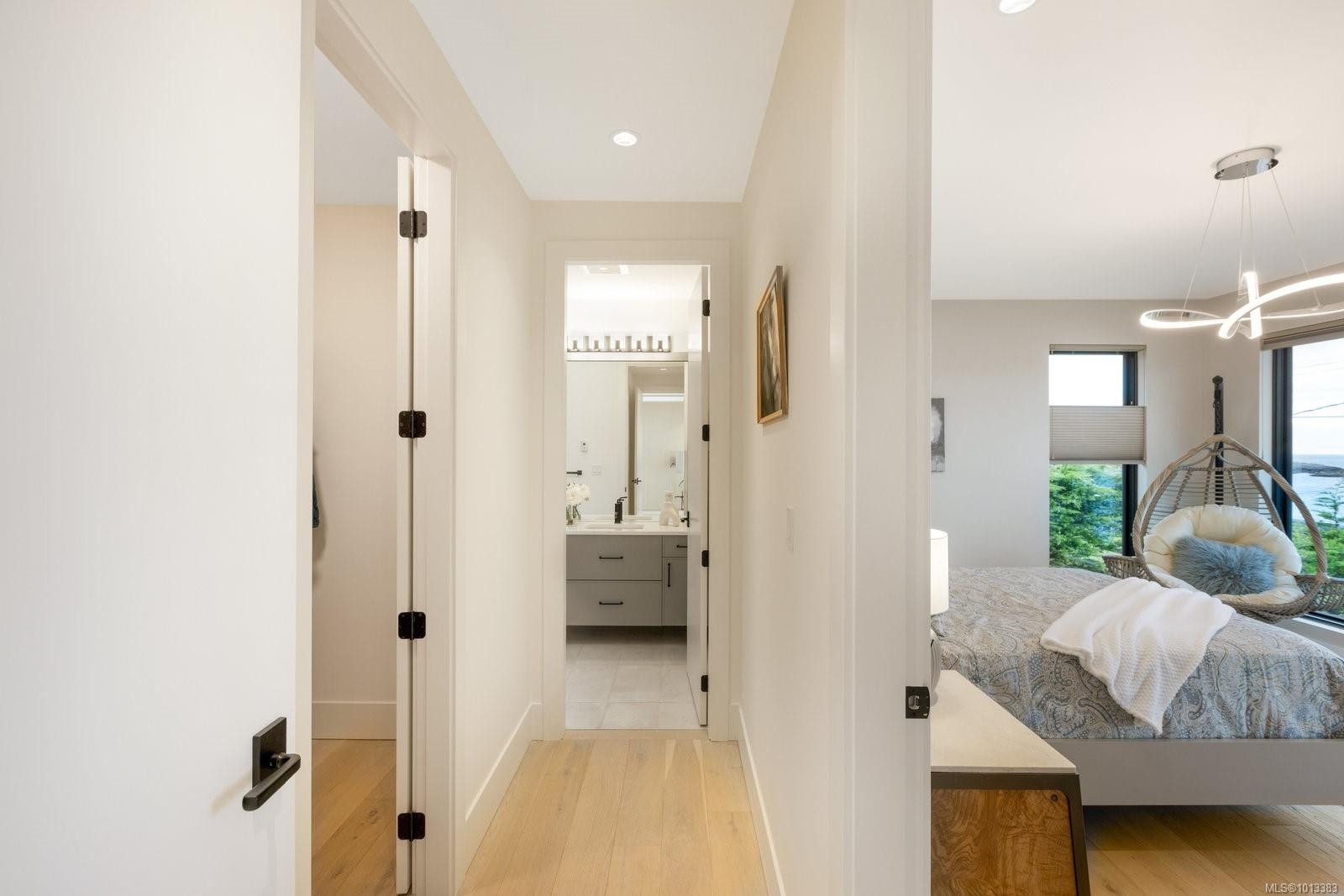 418 Beach Dr, Oak Bay, BC