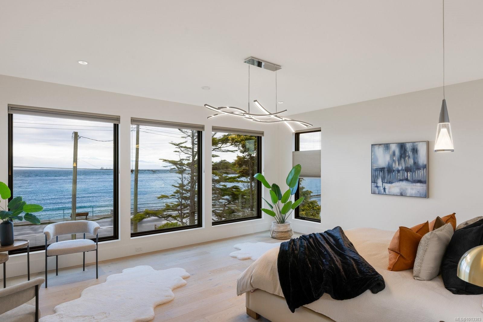 418 Beach Dr, Oak Bay, BC