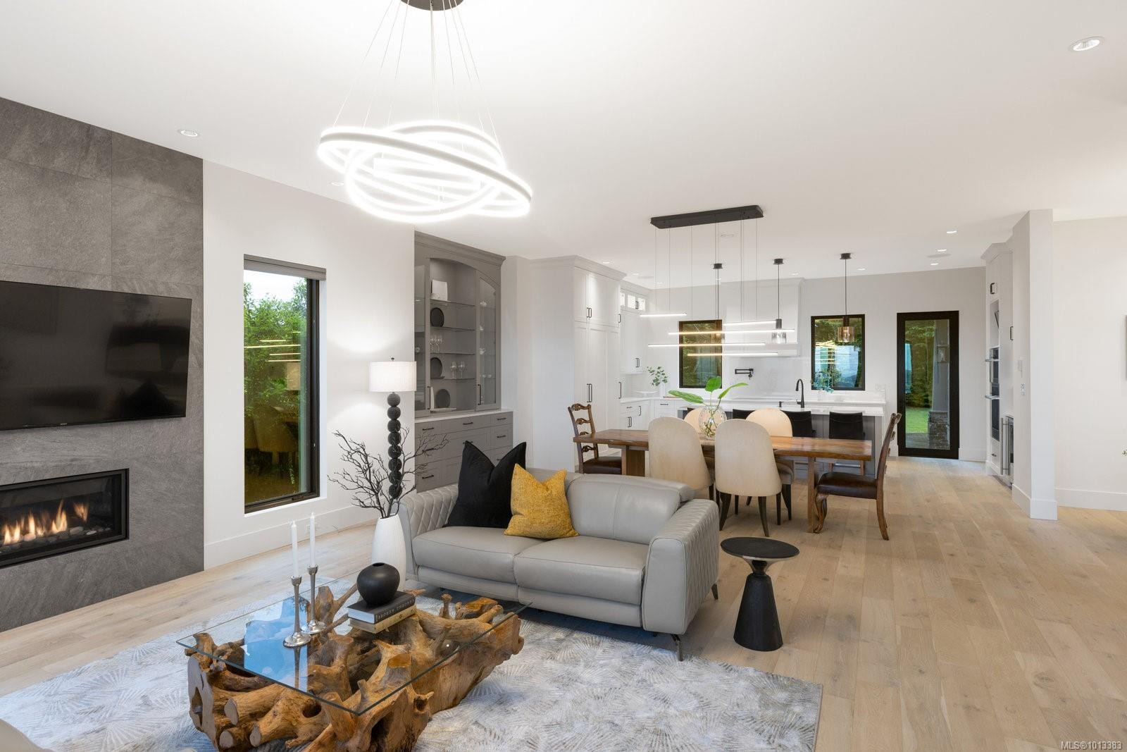 418 Beach Dr, Oak Bay, BC