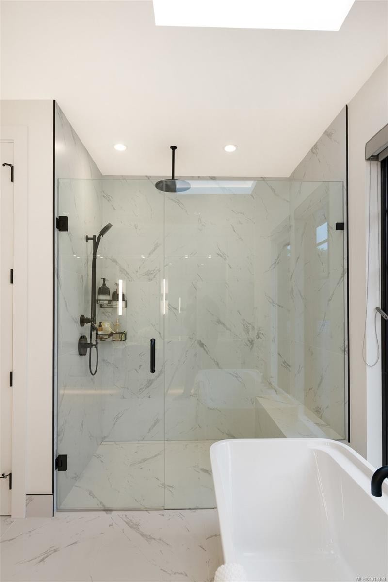 418 Beach Dr, Oak Bay, BC