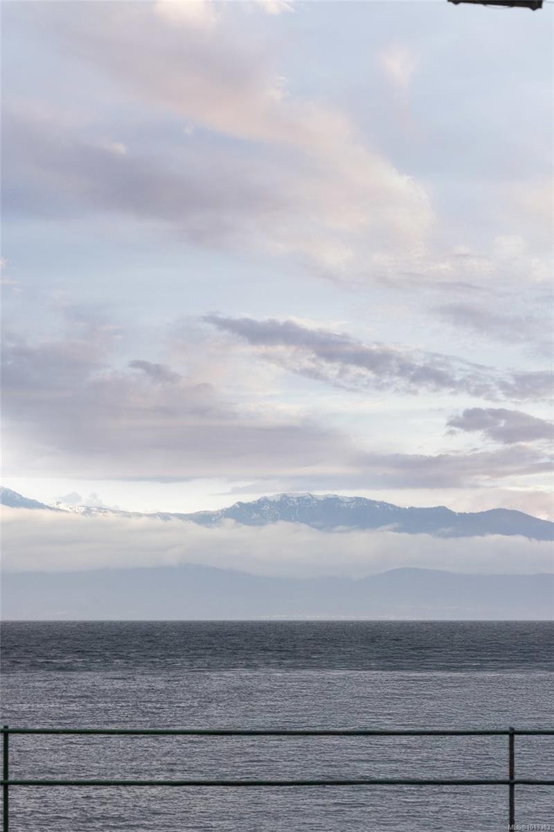 418 Beach Dr, Oak Bay, BC