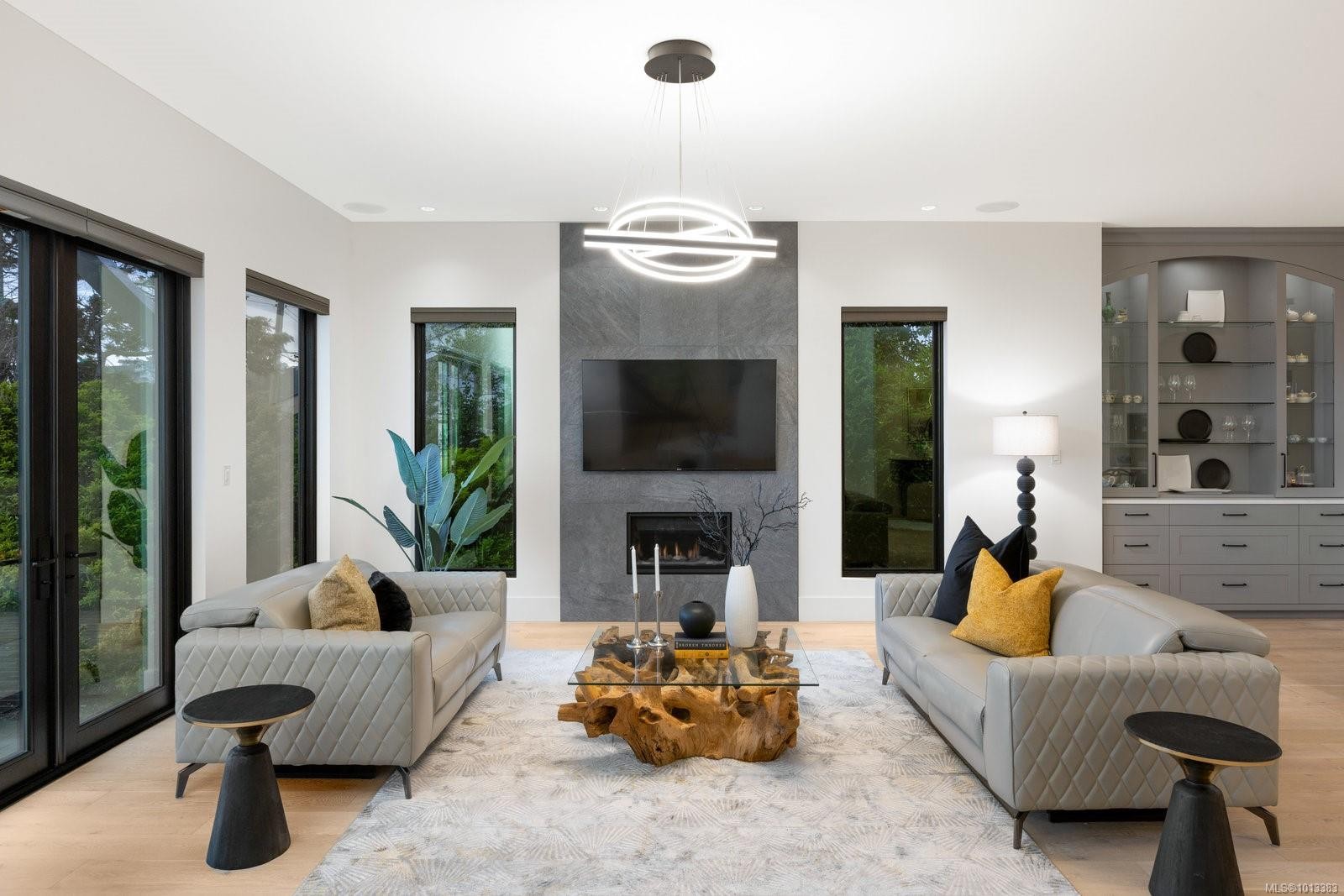 418 Beach Dr, Oak Bay, BC