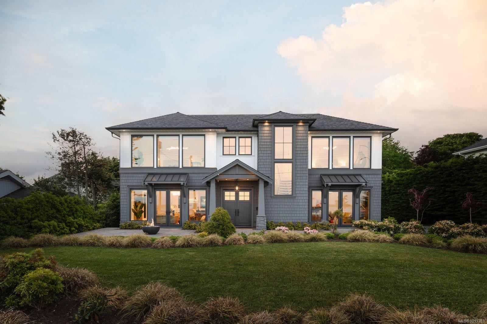 418 Beach Dr, Oak Bay, BC