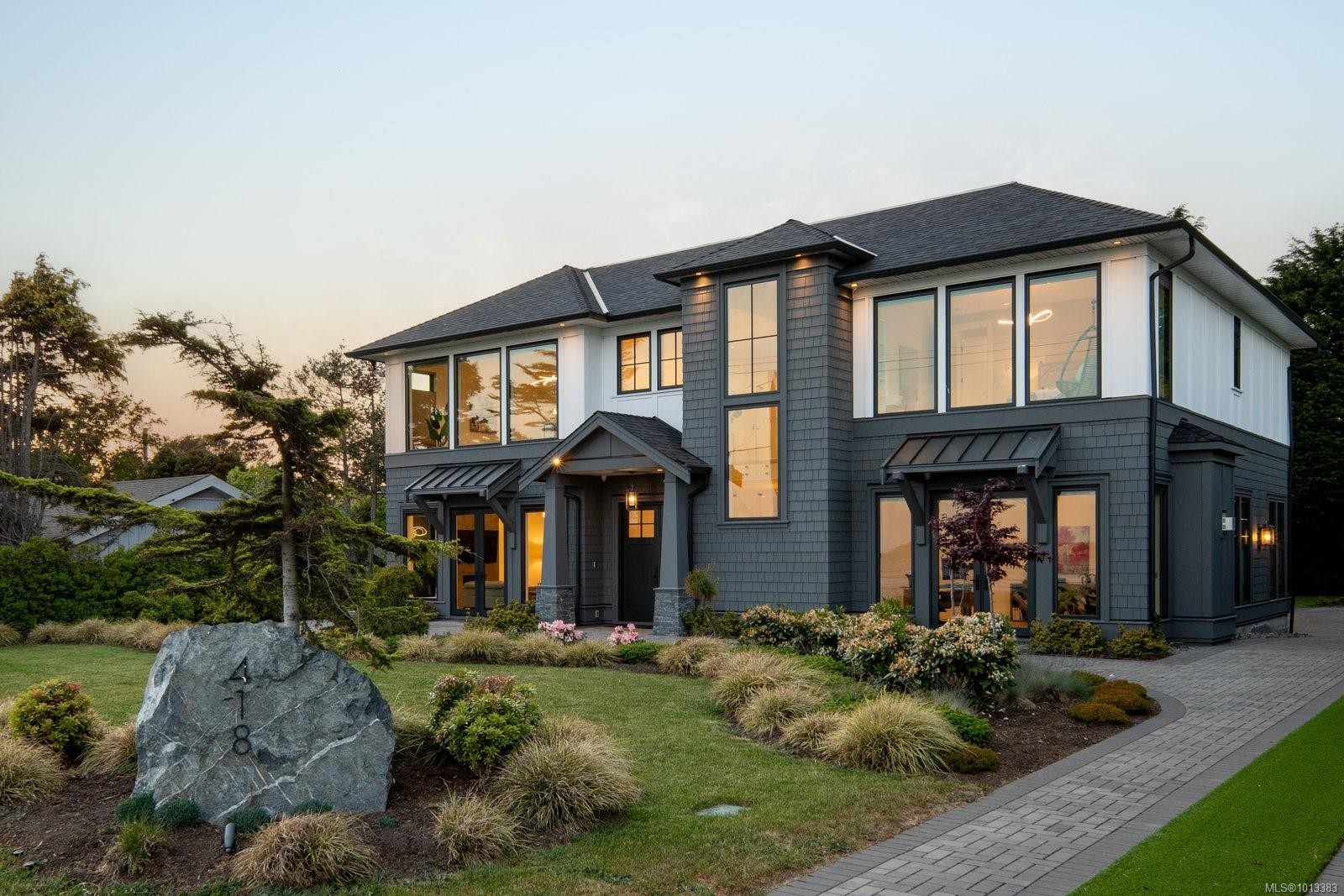 418 Beach Dr, Oak Bay, BC