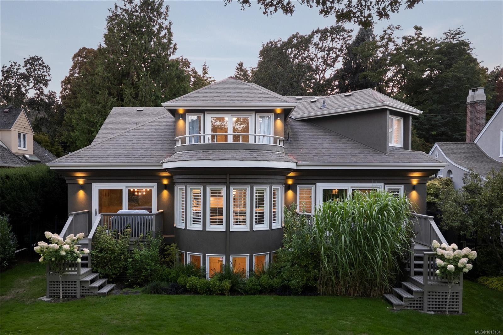 683 Mountjoy Ave, Oak Bay, BC