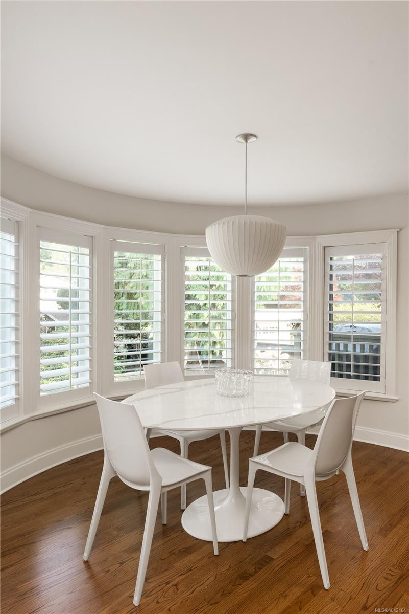 683 Mountjoy Ave, Oak Bay, BC