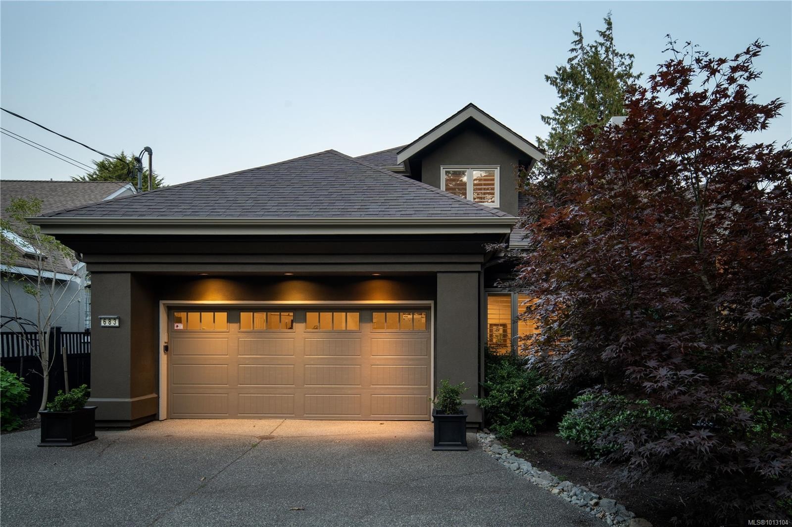 683 Mountjoy Ave, Oak Bay, BC