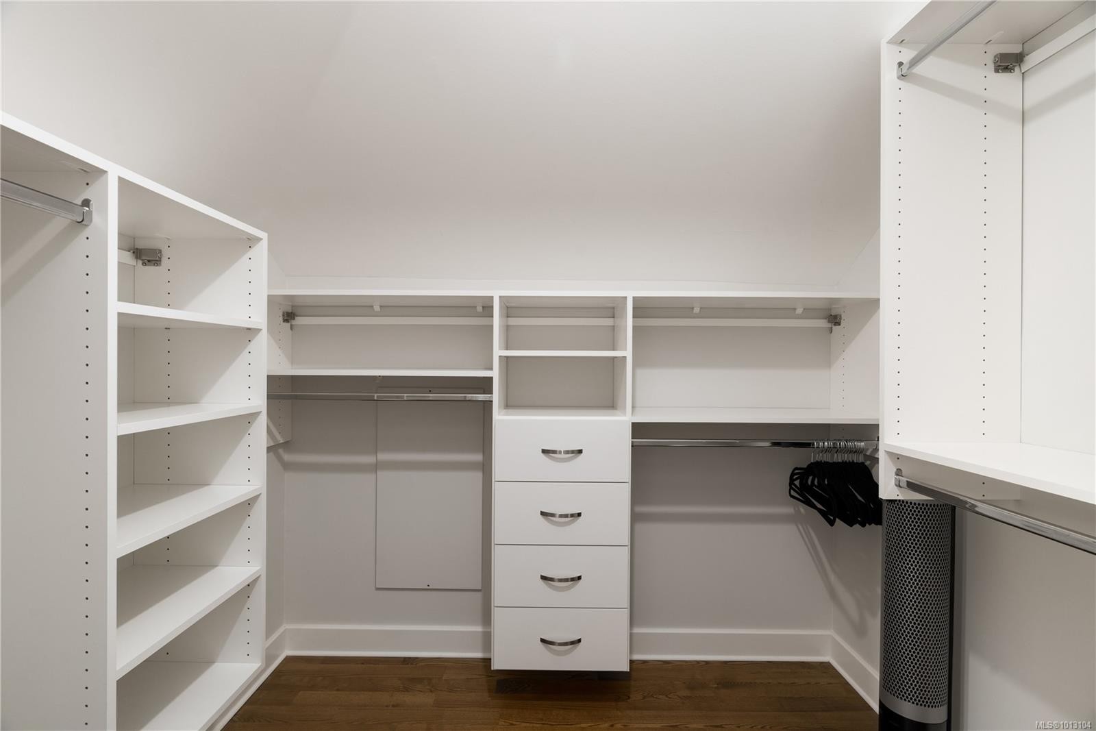 683 Mountjoy Ave, Oak Bay, BC