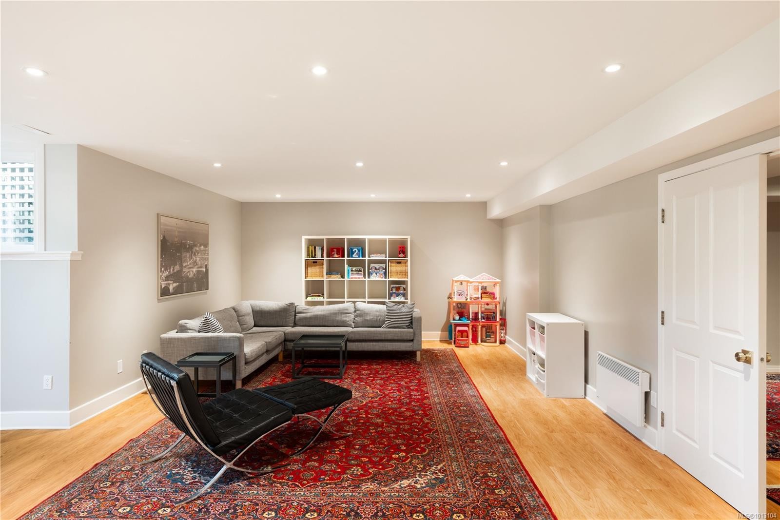 683 Mountjoy Ave, Oak Bay, BC