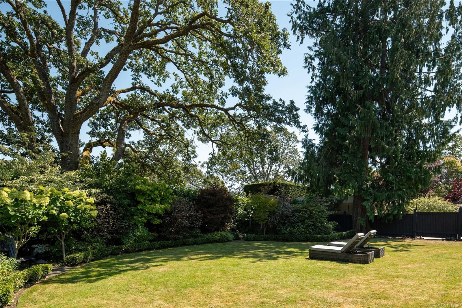 683 Mountjoy Ave, Oak Bay, BC