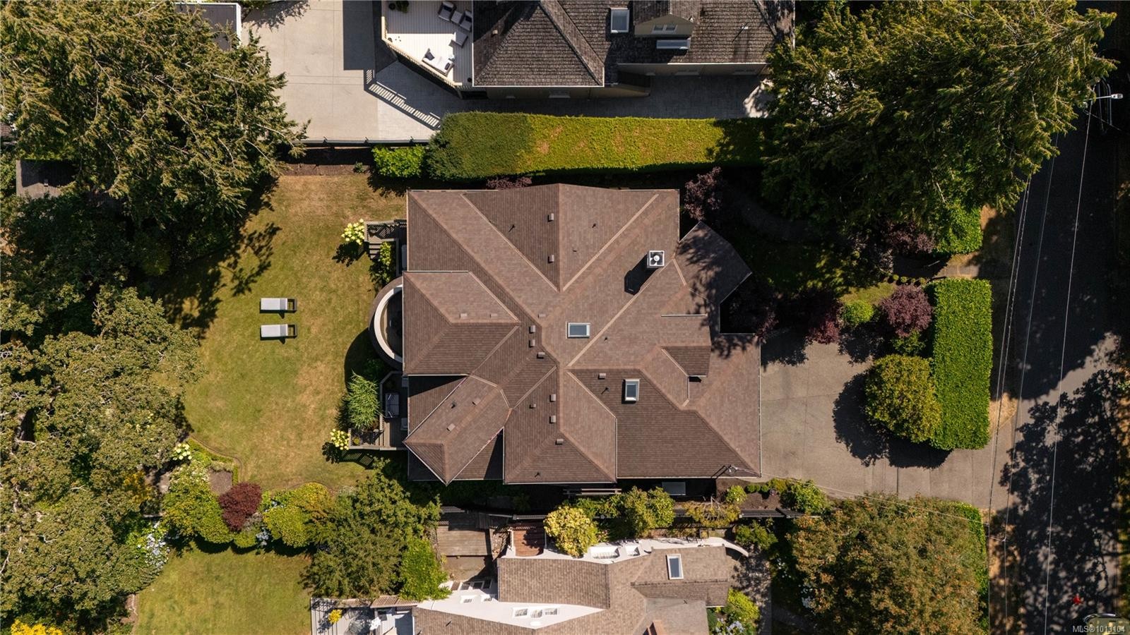 683 Mountjoy Ave, Oak Bay, BC