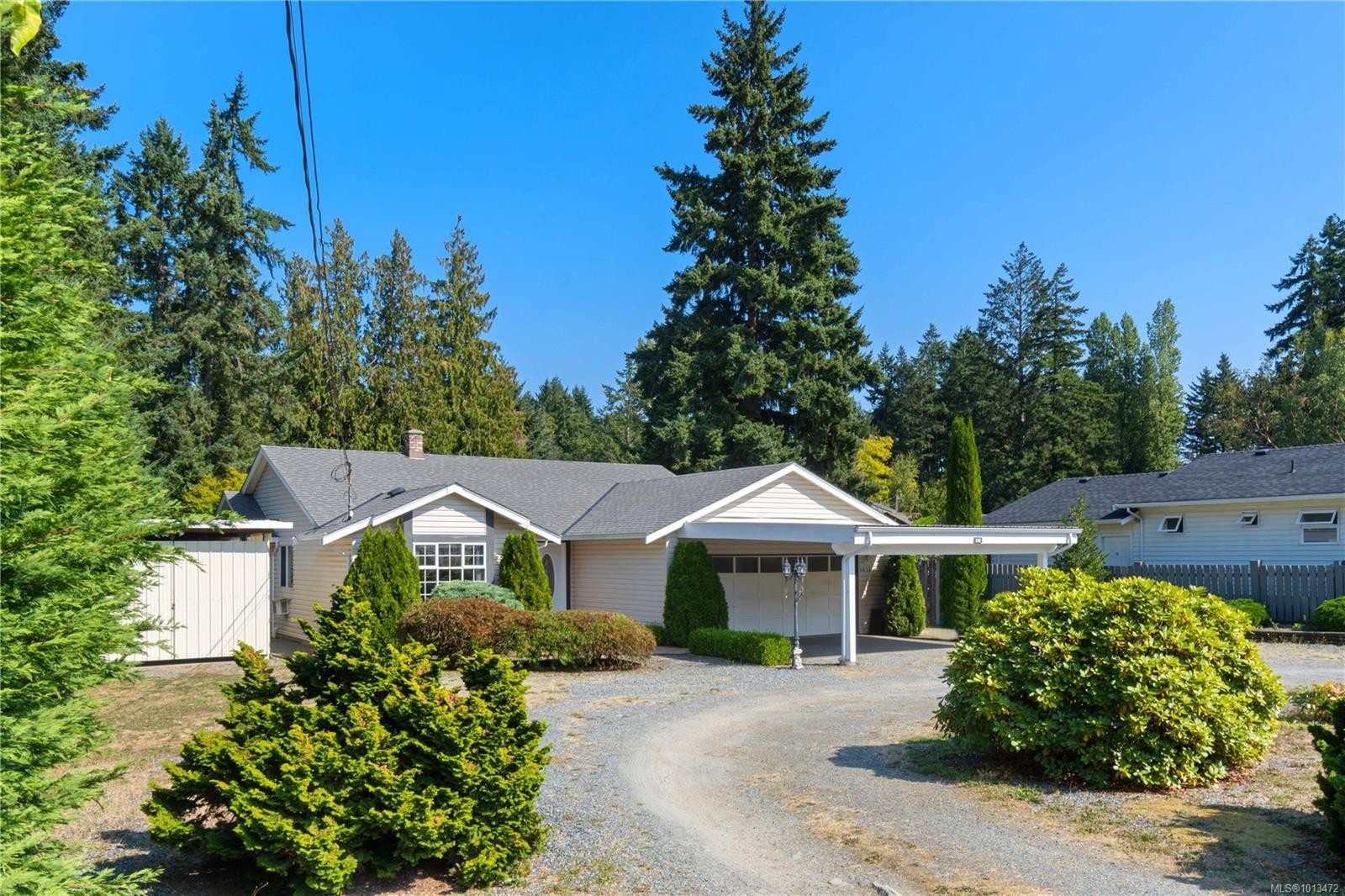 5634 Metral Dr, Nanaimo, BC