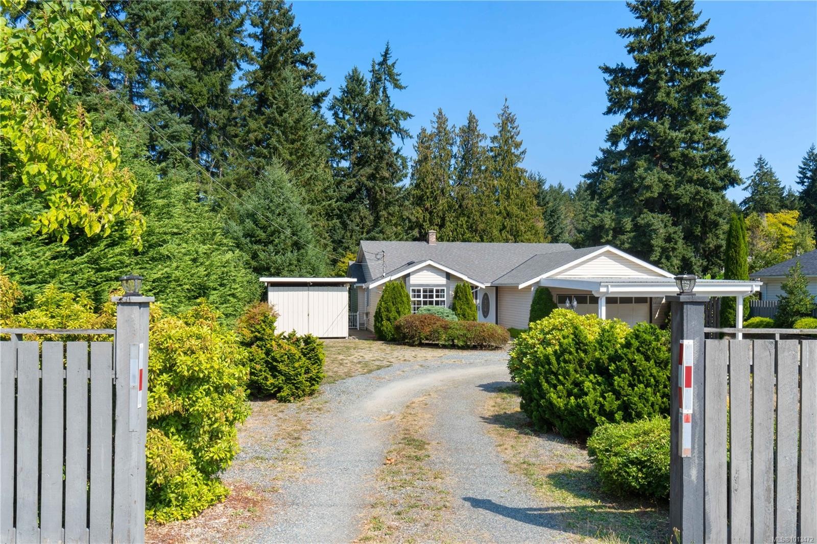 5634 Metral Dr, Nanaimo, BC