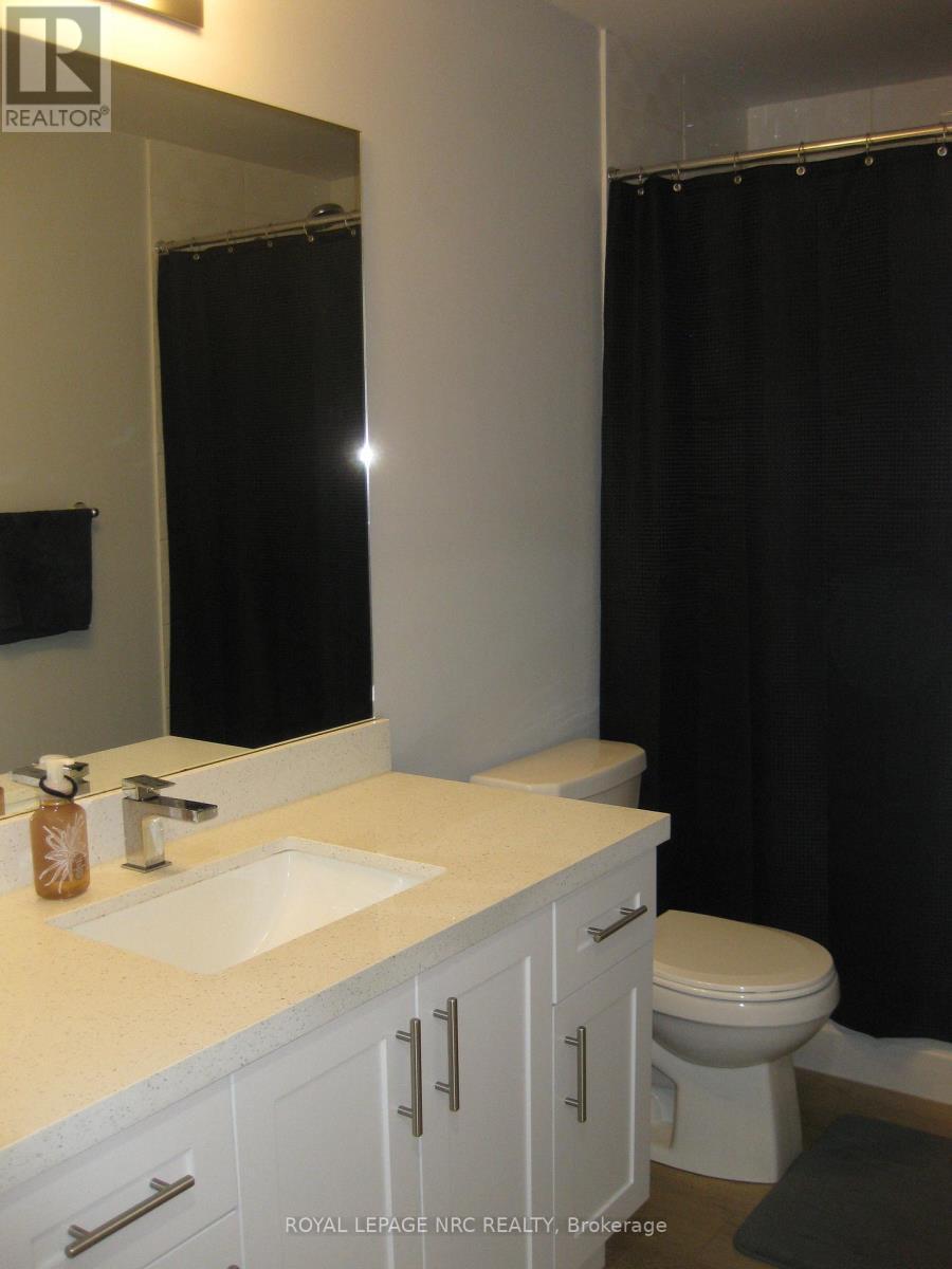 74 - 6705 Cropp Street, Niagara Falls (Morrison), ON - Indoor Photo Showing Bathroom