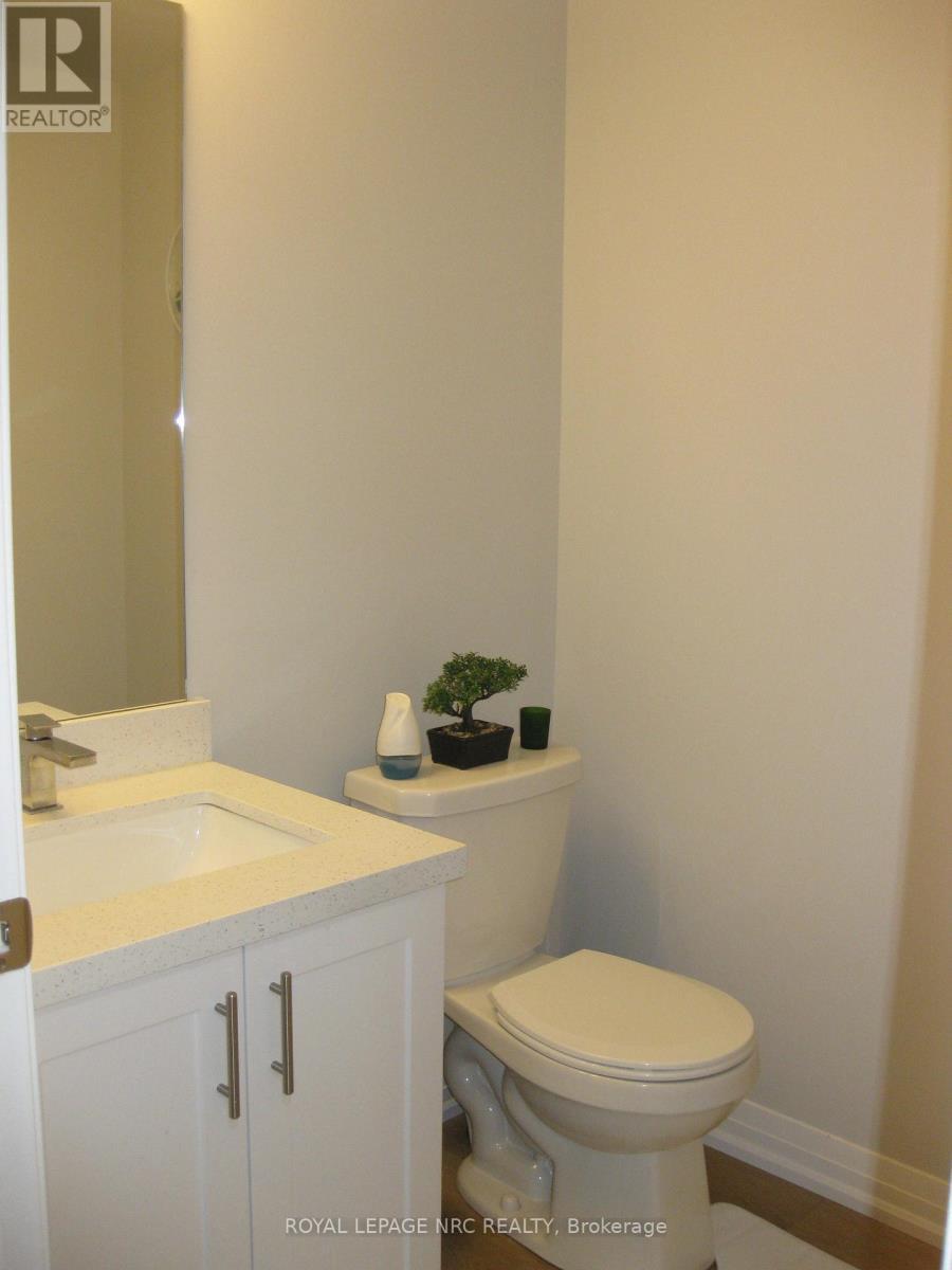 74 - 6705 Cropp Street, Niagara Falls (Morrison), ON - Indoor Photo Showing Bathroom