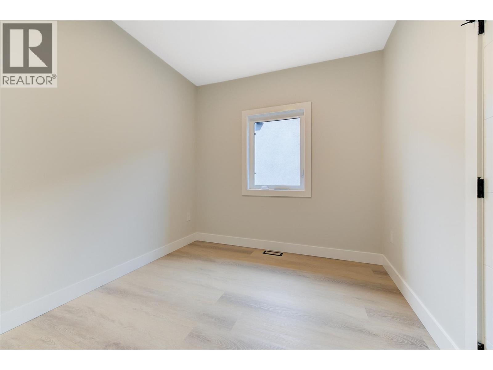 839 Lawson Avenue Unit# 4, Kelowna, BC - Indoor Photo Showing Other Room