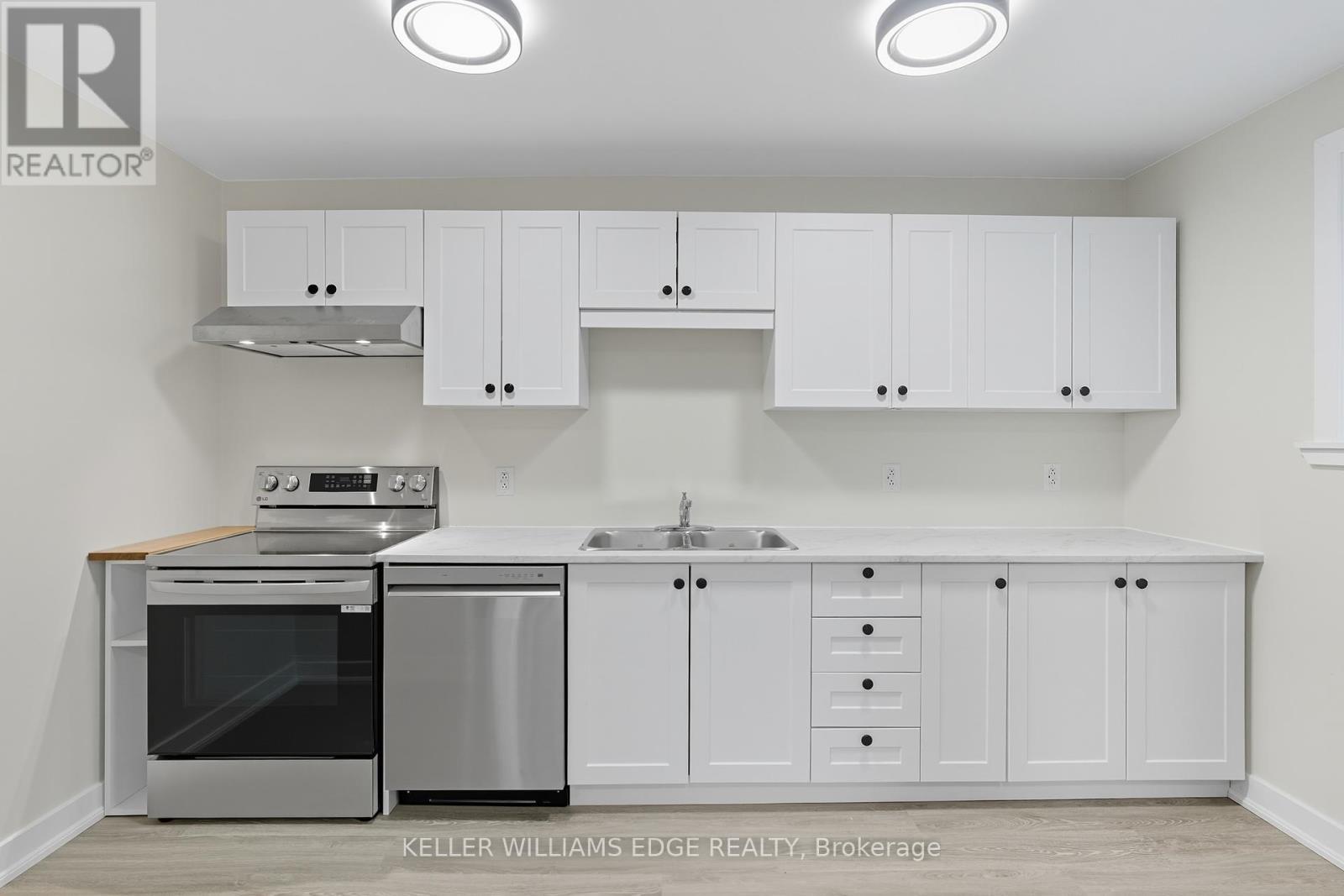 KITCHEN - 1402 Hwy 6, Hamilton, ON - Indoor Photo Showing Kitchen
