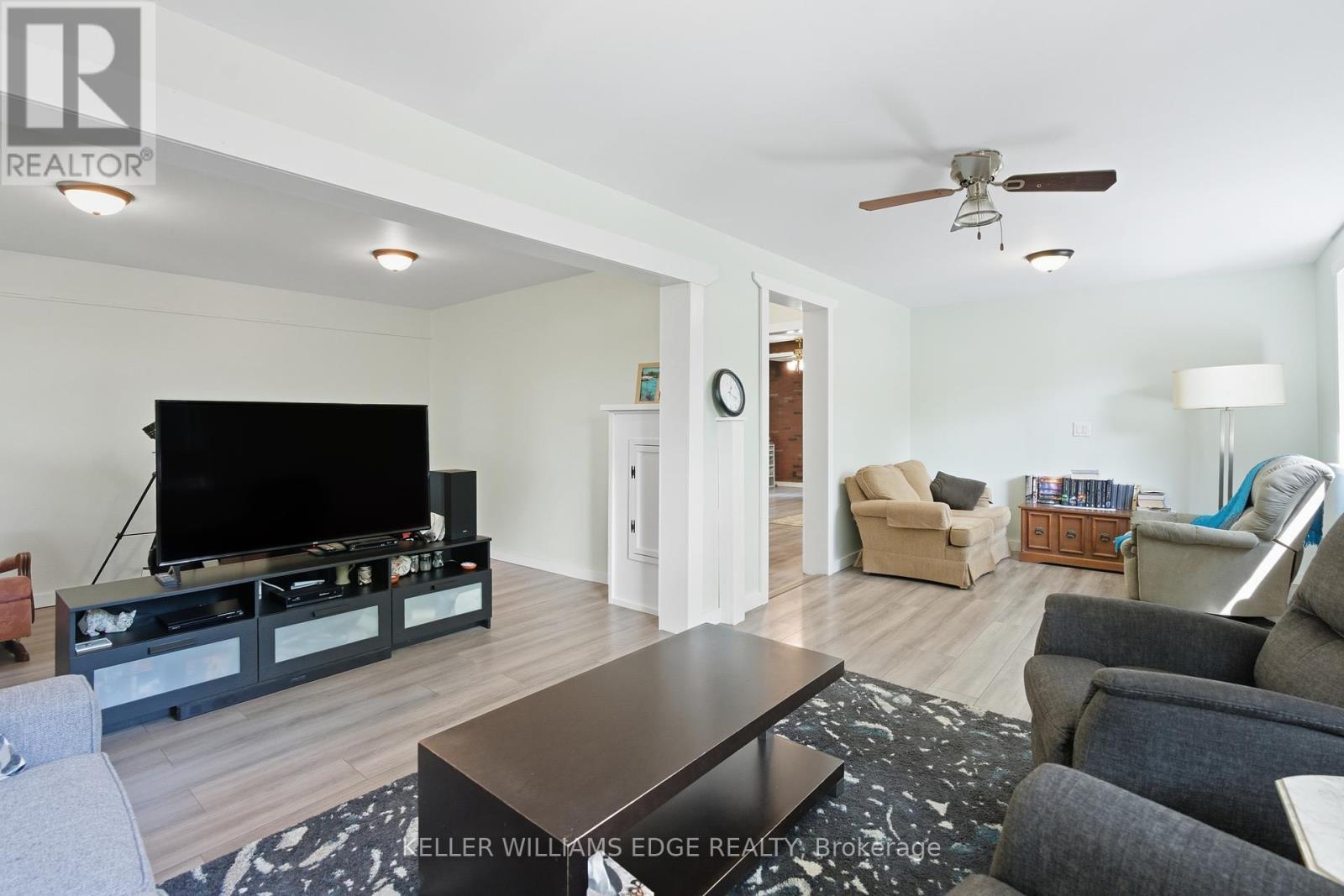 LIVING ROOM - 1402 Hwy 6, Hamilton, ON - Indoor Photo Showing Living Room