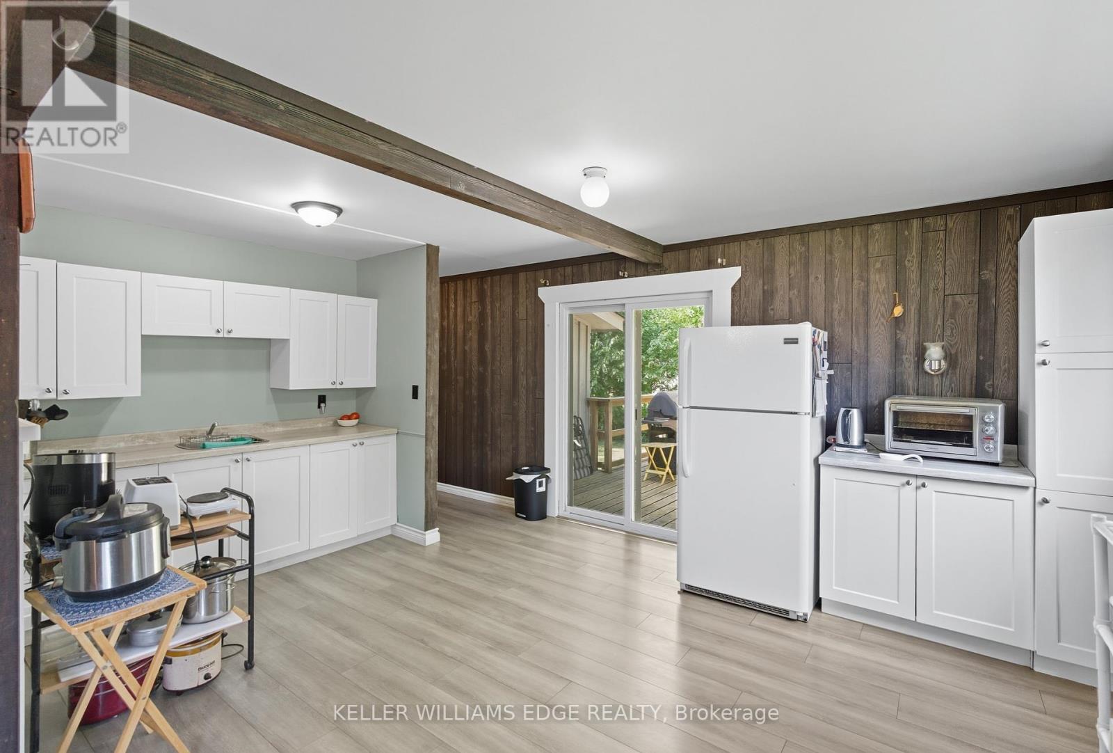 KITCHEN - 1402 Hwy 6, Hamilton, ON - Indoor Photo Showing Kitchen