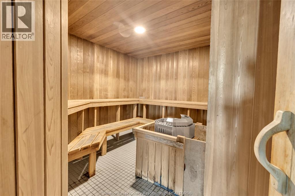 4955 Riverside Drive East Unit# 802, Windsor, ON - Indoor Photo Showing Other Room