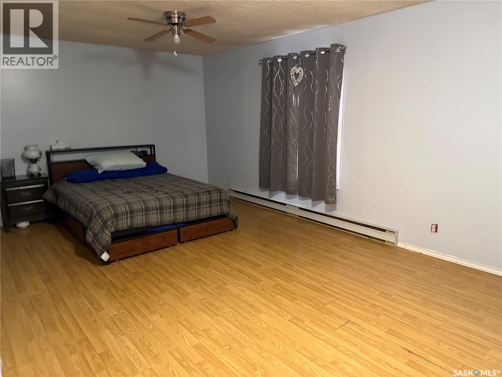 128 1St Avenue S, Coronach, SK - Indoor Photo Showing Bedroom