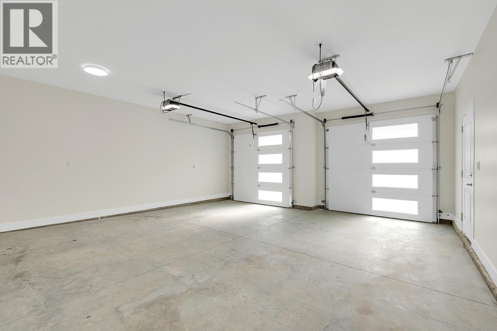 1787 Fawn Run Drive, Kelowna, BC - Indoor Photo Showing Garage