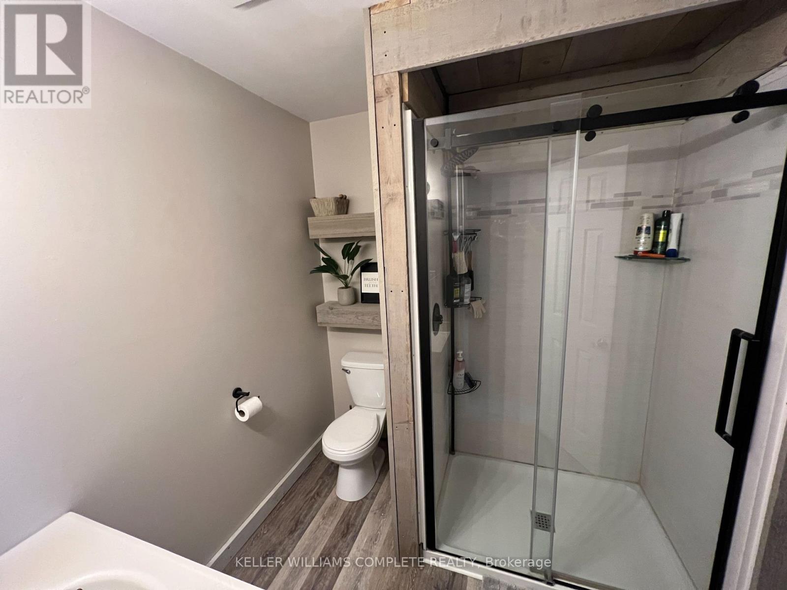 1810 Beaverdams Road, Thorold (Confederation Heights), ON - Indoor Photo Showing Bathroom