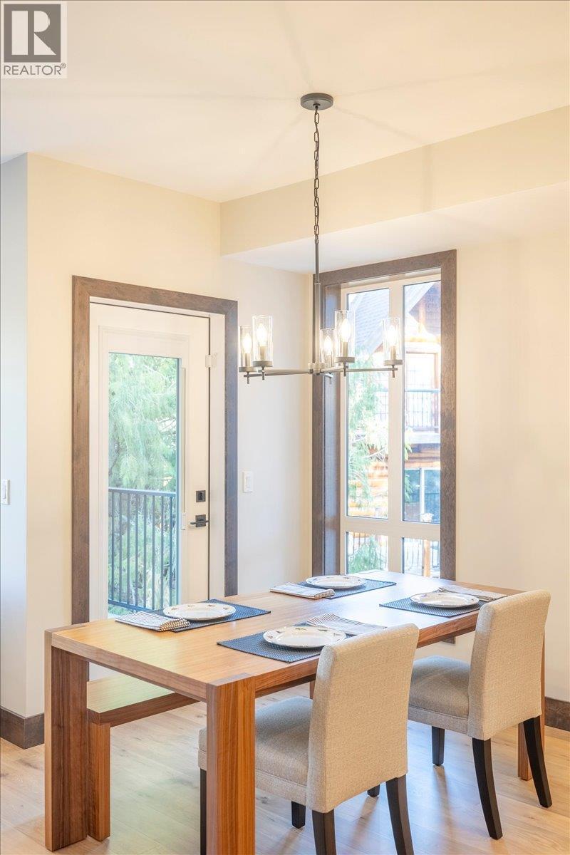 4576 Timberline Crescent Unit# 39, Fernie, BC - Indoor Photo Showing Dining Room