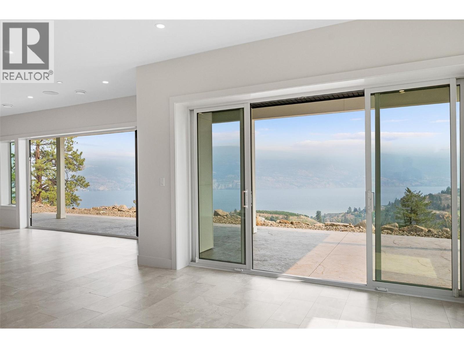 18697 Mckenzie Court, Summerland, BC - Indoor