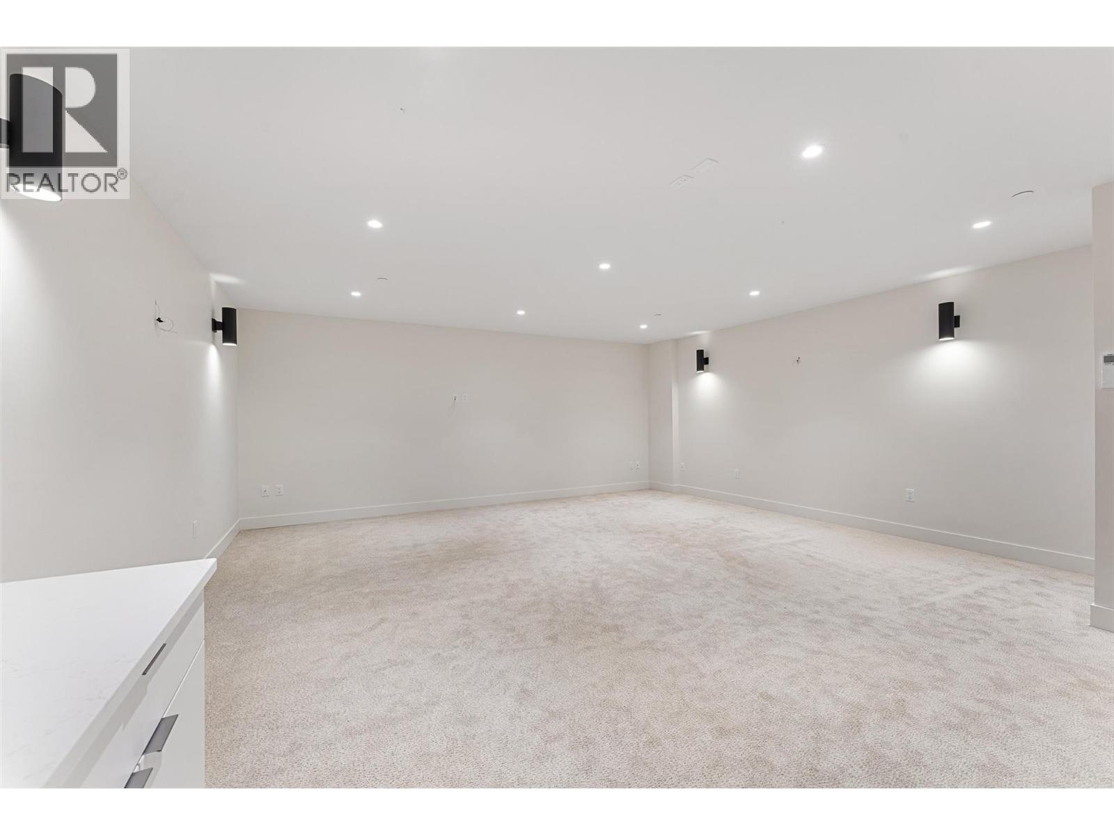 18697 Mckenzie Court, Summerland, BC - Indoor Photo Showing Other Room