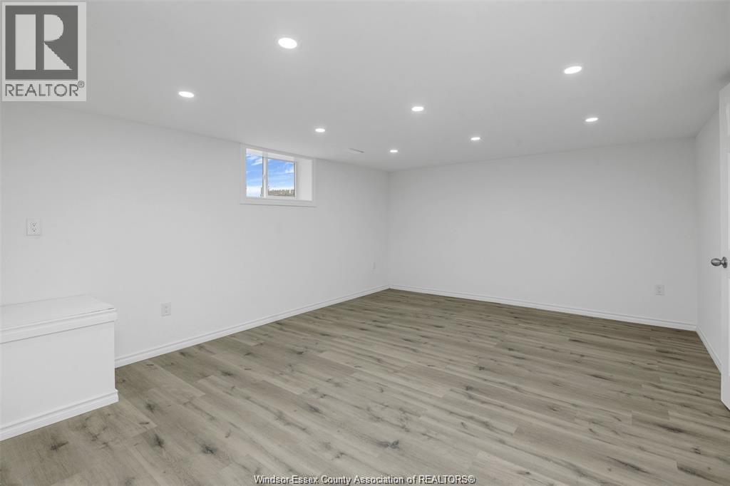 1457 S Cameron, Windsor, ON - Indoor