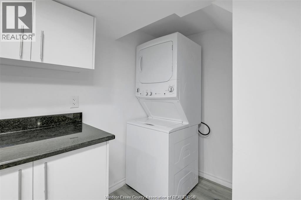 1457 S Cameron, Windsor, ON - Indoor Photo Showing Laundry Room