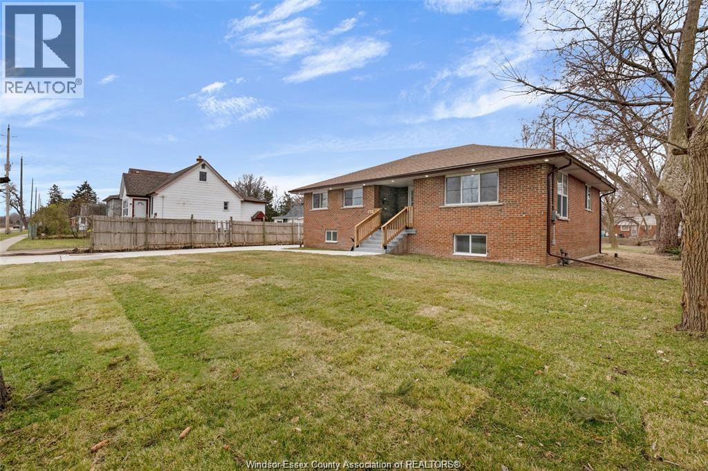 1457 S Cameron, Windsor, ON - Outdoor