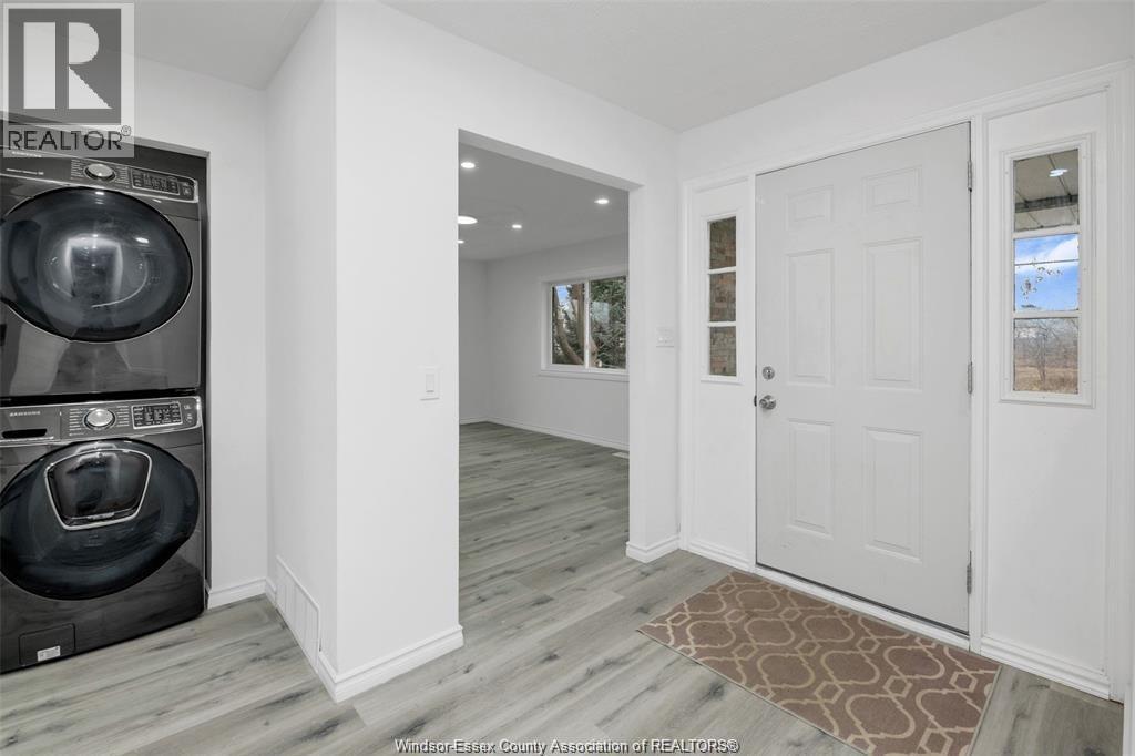 1457 S Cameron, Windsor, ON - Indoor Photo Showing Laundry Room